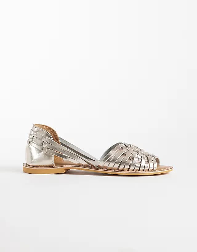 Fray leather woven flat sandals in gold