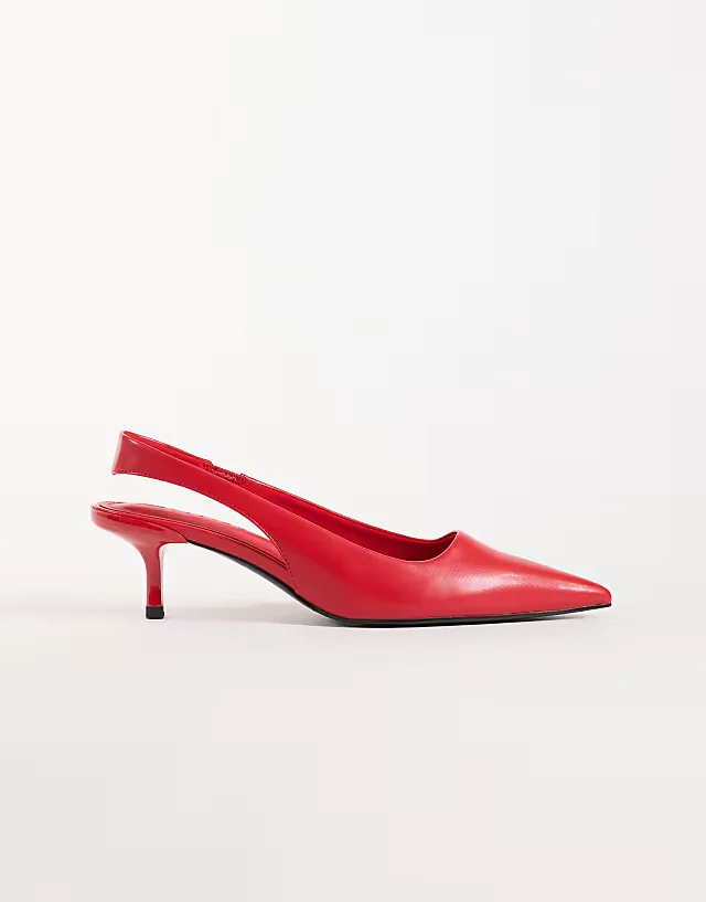 Signature kitten heeled shoes in red