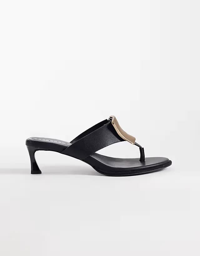Horizon trim detailing chunky flip flop kitten heel sandals in black