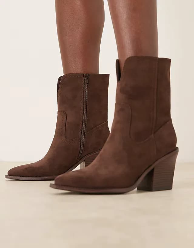 Remone heeled western boots in chocolate