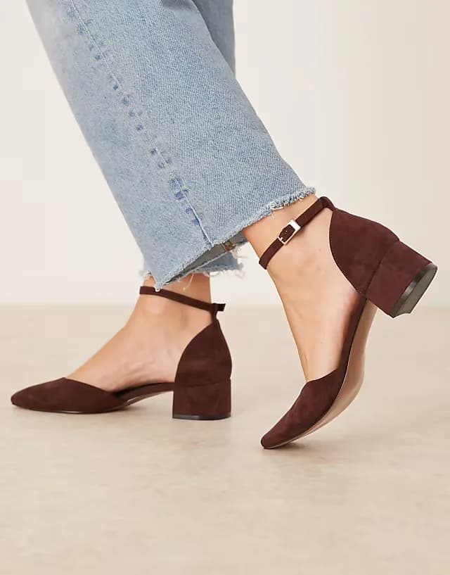 Sweet mid block heel shoes in chocolate suedette