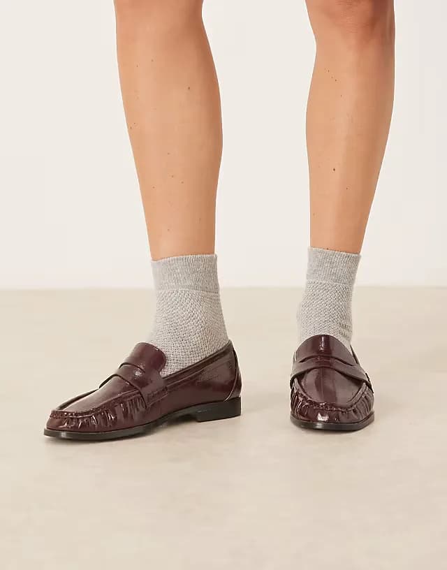 Minnie ruched detail loafers in burgundy