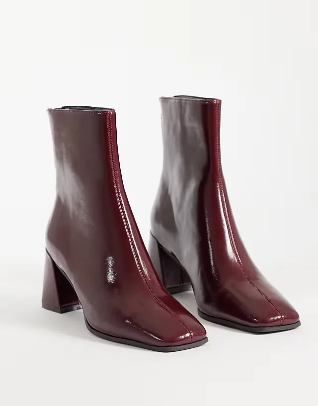 Rafe block heel ankle boots in burgundy