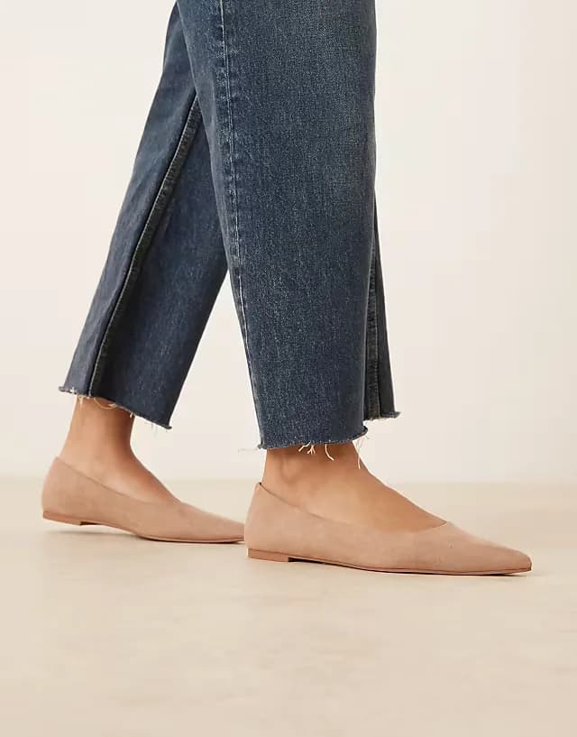 Ludo pointed ballet flats in beige suedette
