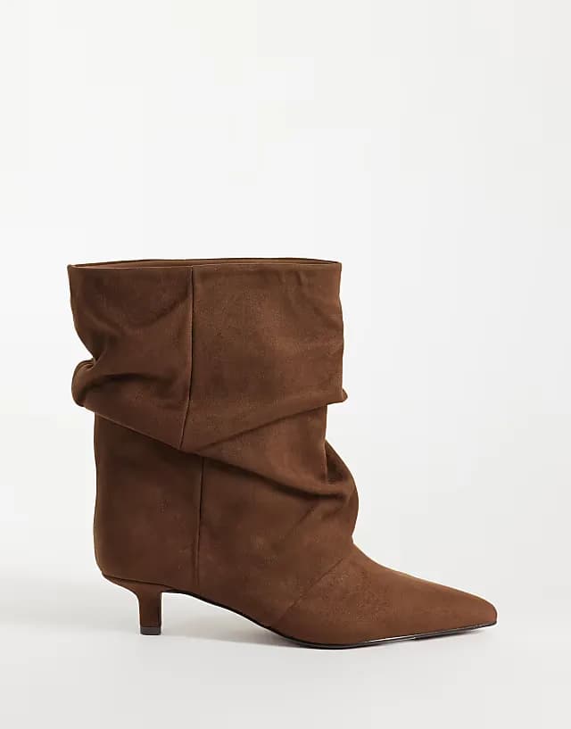 Rosario slouchy kitten heel boots in chocolate suedette
