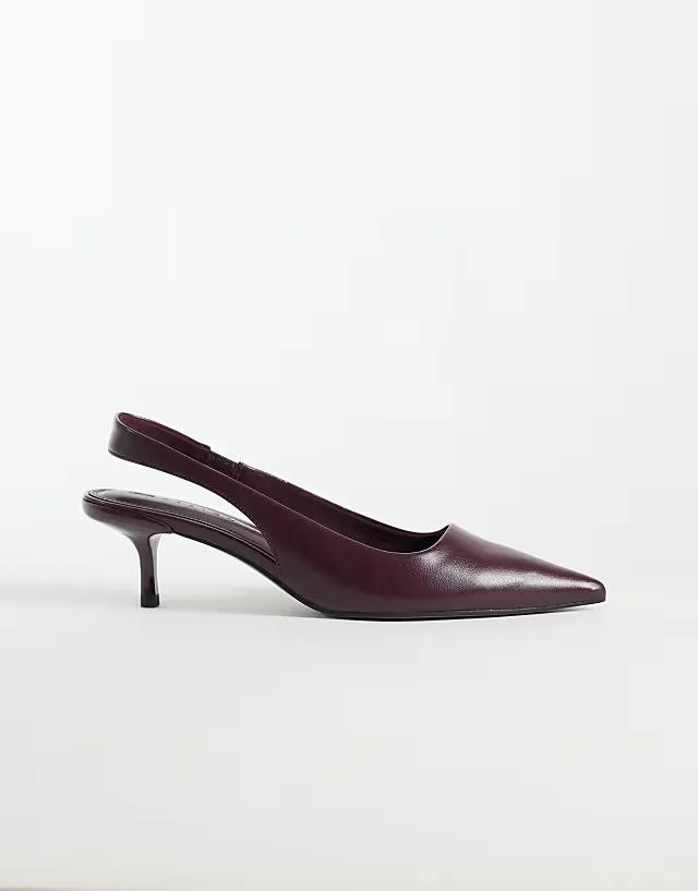 Signature kitten heeled shoes in burgundy