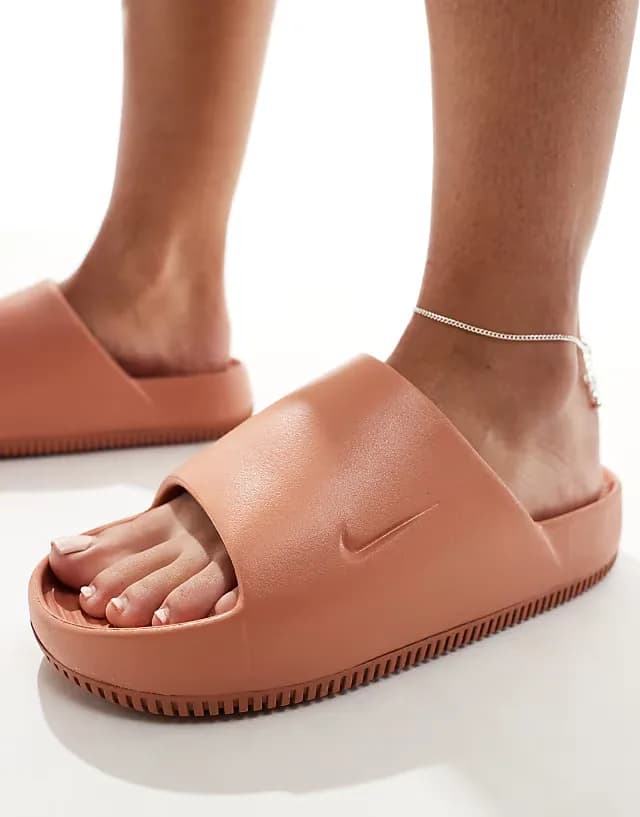 Calm slides in brown