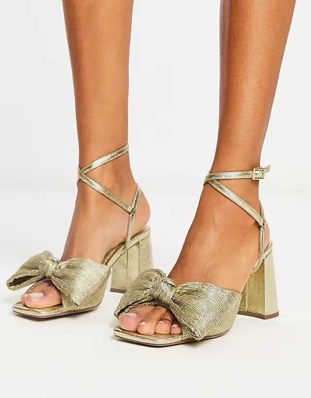 Hitched bow detail mid block heeled sandals in gold