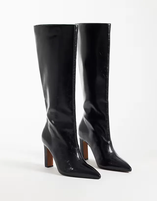 Charming heeled knee boots in black
