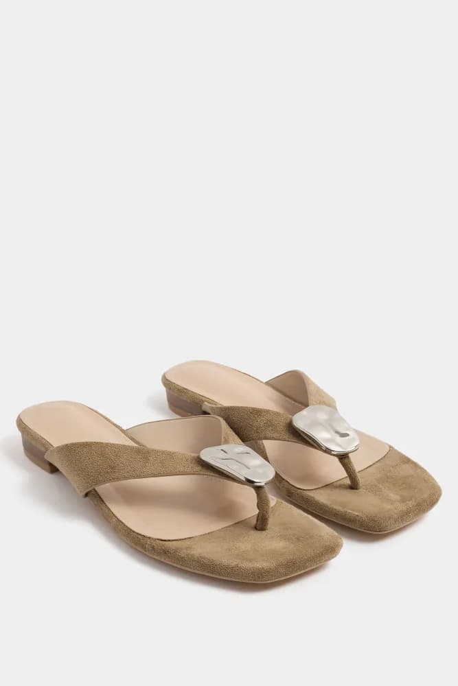 Natural Brown Hammered Trim Sandals In Standard Fit