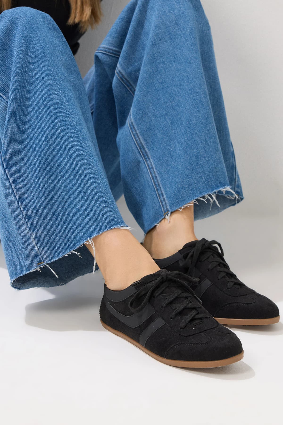 Black Padded Retro Trainers In Standard Fit