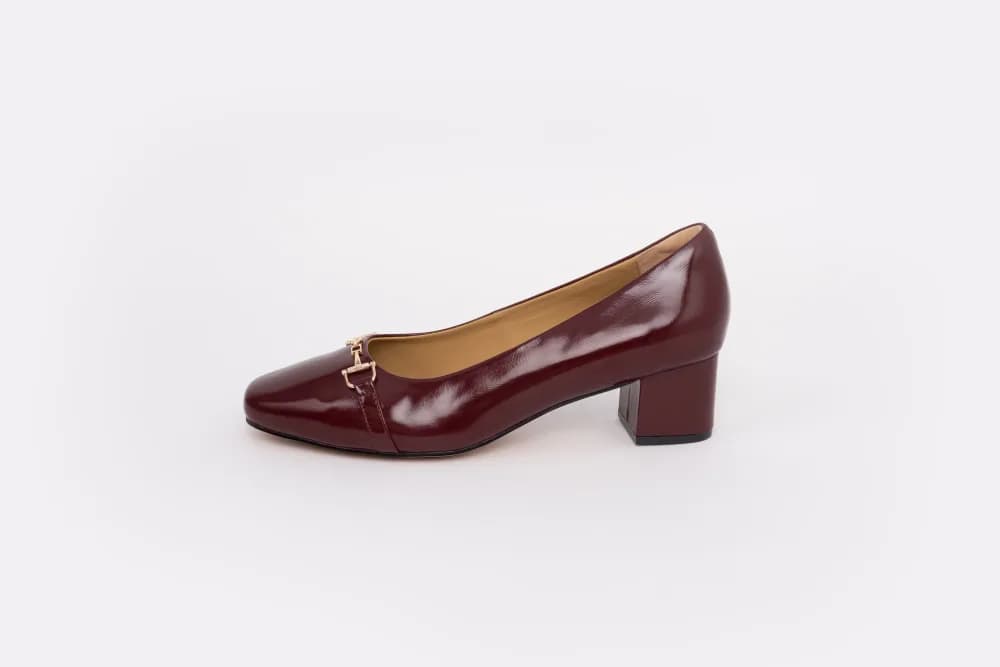 LOELLA COURT (OXBLOOD)