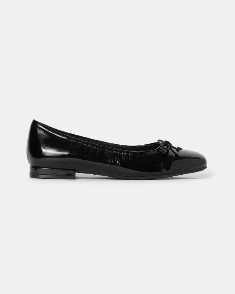 WYDR Studios shoe preview